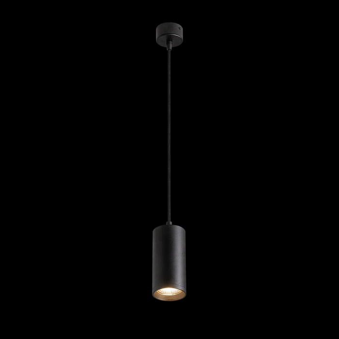 BELENOS minimál pendant spotlámpa a Bazzikoshop kínálatában, Rendl Light, bekapcsolt állapotban sötét háttér előtt