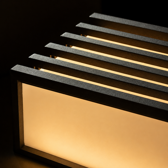 CLAIRE 21 kültéri LED fali lámpa közeli felvételen a Bazzikoshop kínálatában, Rendl Light