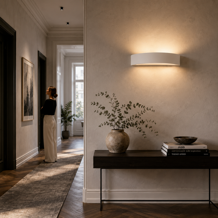 CRESCENT L beltéri gipsz fali lámpa előszobai enteriőrben a Bazzikoshop kínálatában, Rendl Light