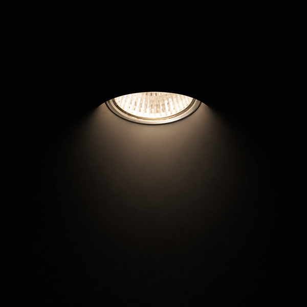 DINGO S Fix frameless recessed fali lámpa a Bazzikoshop kínálatában, Rendl Light, bekapcsolt állapotban sötét háttér előtt