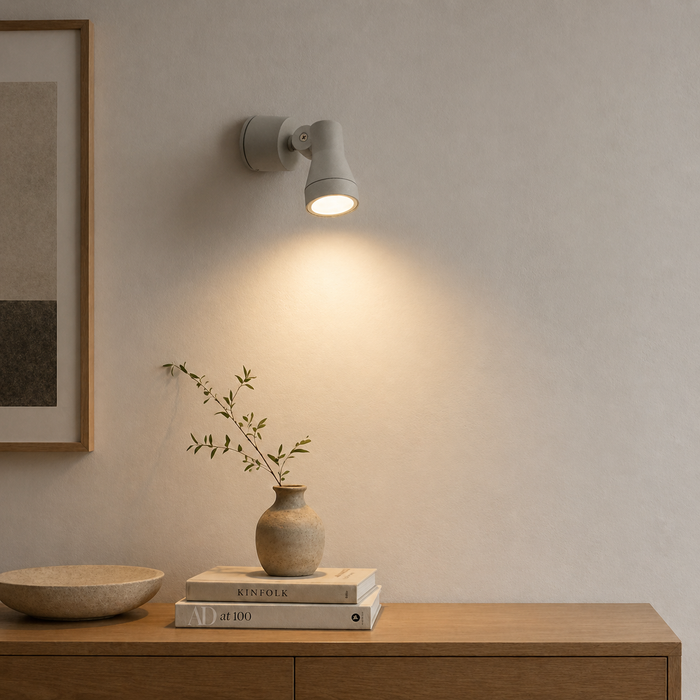 DIREZZA kültéri wall spotlámpa dekoratív enteriőrben a Bazzikoshop kínálatában, Rendl Light