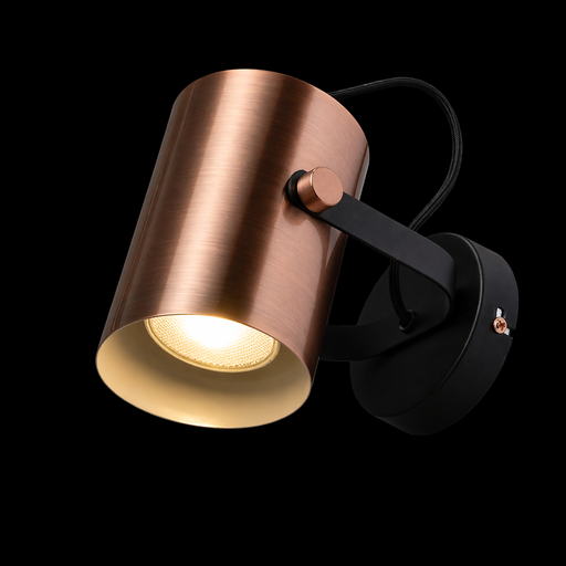 HAREN surface mounted lámpa a Bazzikoshop kínálatában, Rendl Light, bekapcsolt állapotban sötét háttér előtt