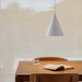 LINA minimalista LED függőlámpa a Bazzikoshop kínálatában, Faro Barcelona, étkezőasztal fölött